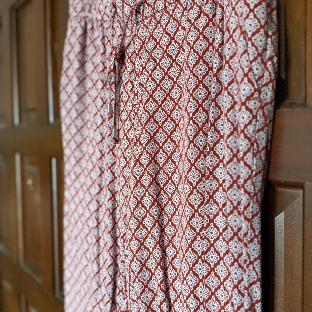 Old Navy boho Patterned Red and White dress pants